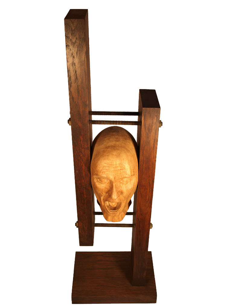 Busto tallado en madera de roble
